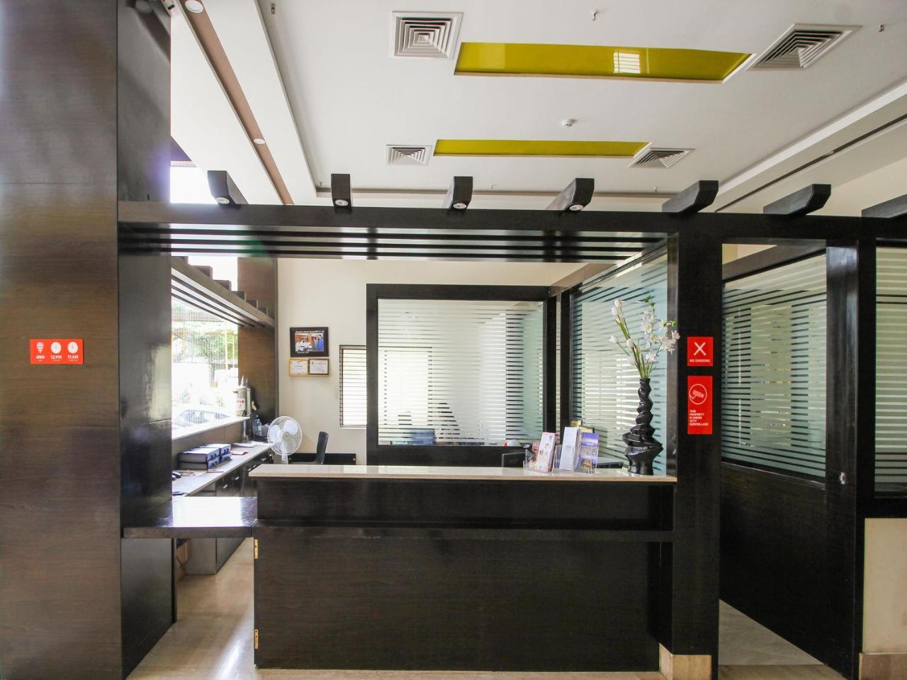 Rio Meridian Hotel Mysore Esterno foto