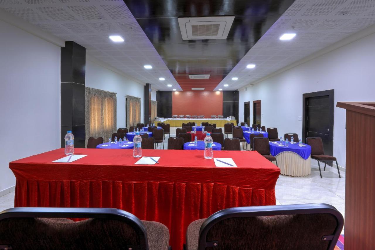Rio Meridian Hotel Mysore Esterno foto